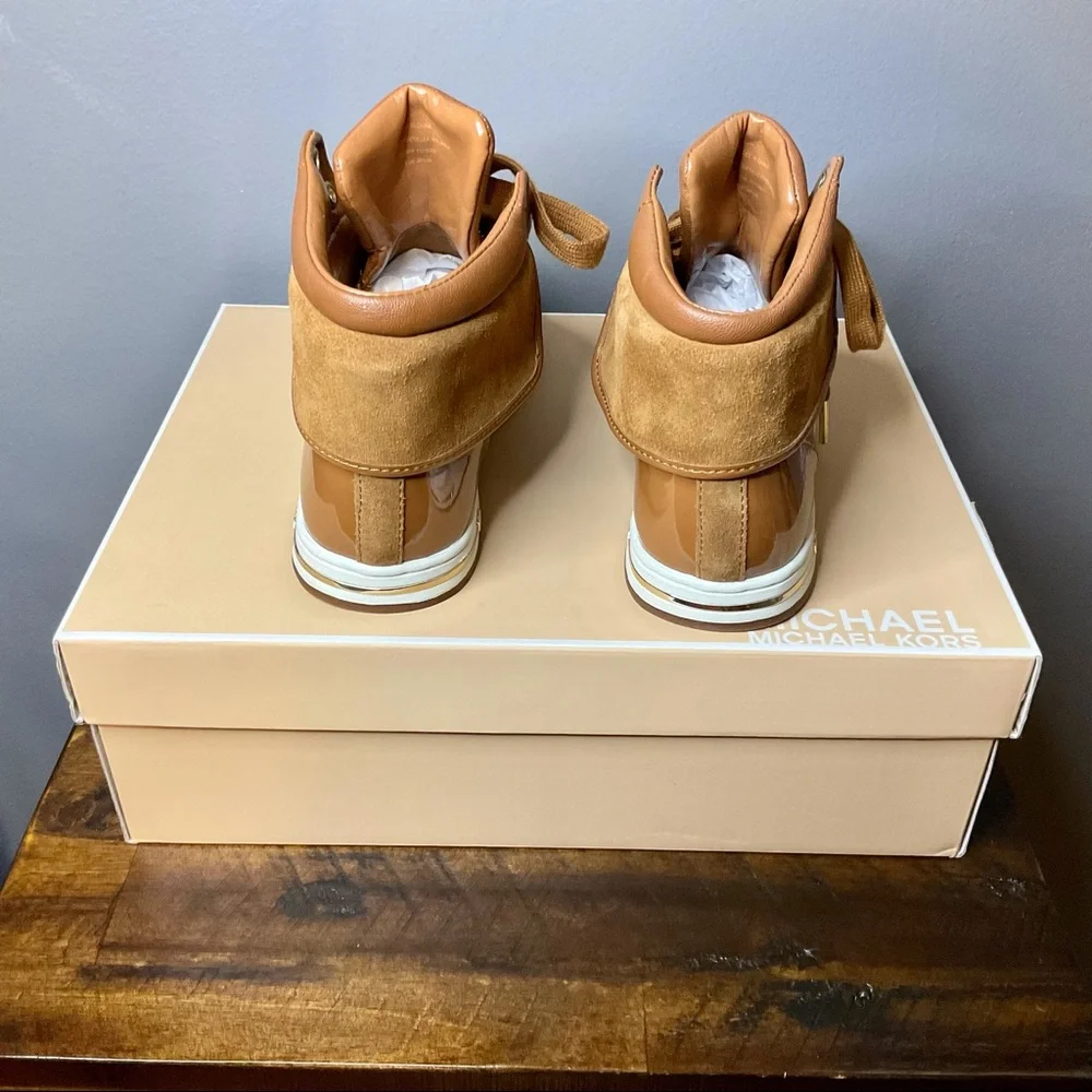 MICHAEL KORS High-top Sneakers with Suede Accent - Picture 3 of 8